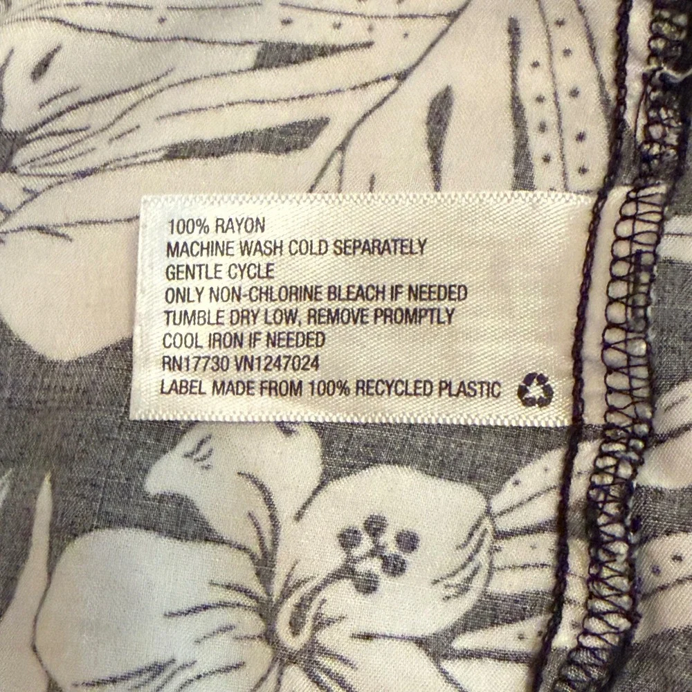 Goodfellow & Co Mens Medium Black White Tropical Floral‎ Rayon Button Down Shirt